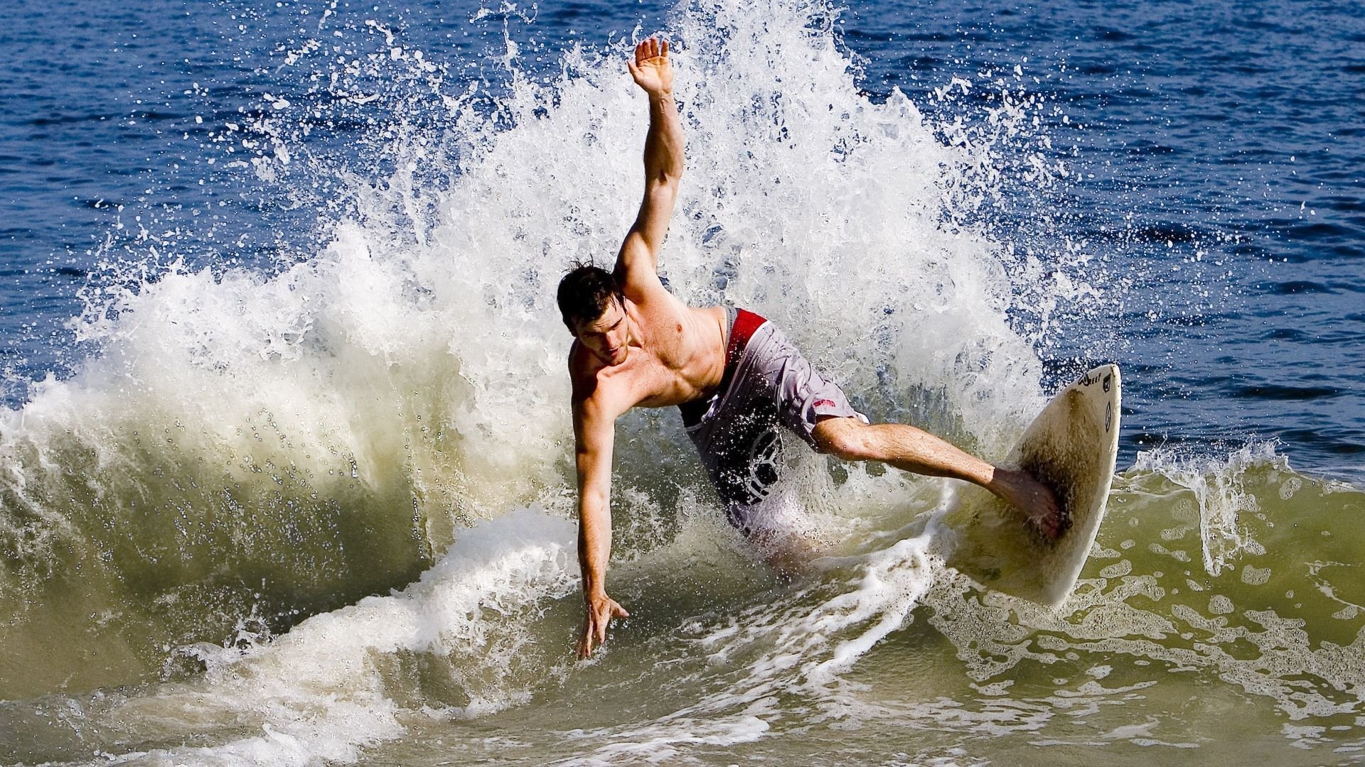 红魔之镰，本泽马一锤定音，比利时收割三狮军团