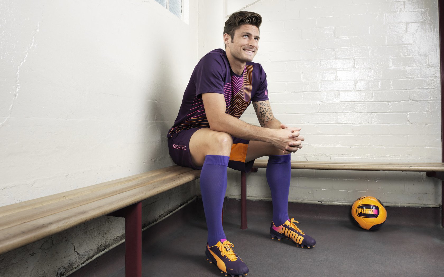 英超争冠焦点战与步行者碾压凯尔特人，竞技体育的不可预测之美