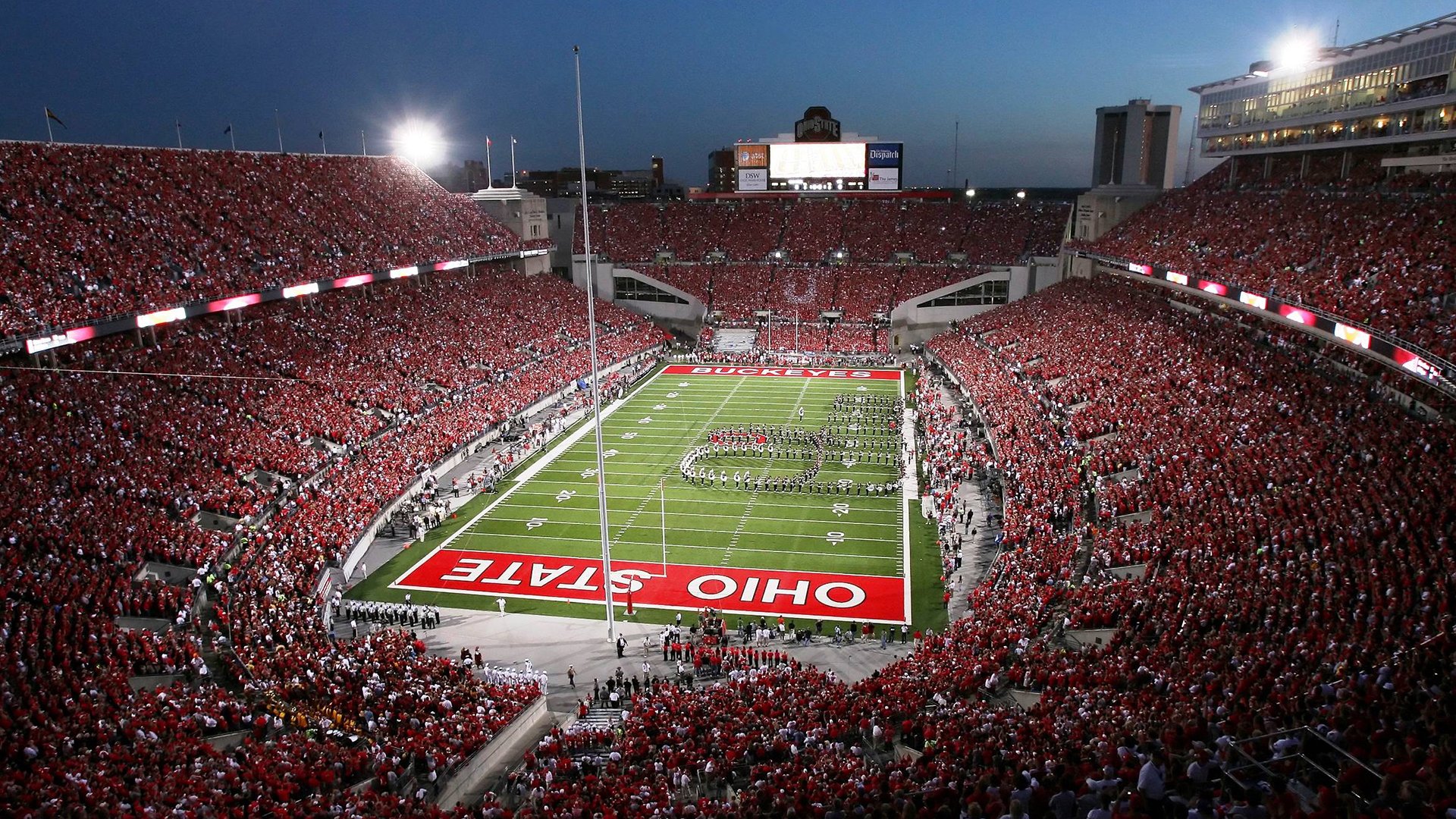 赛道上的绝对主宰，红牛横扫索伯，维斯塔潘上演统治级表演